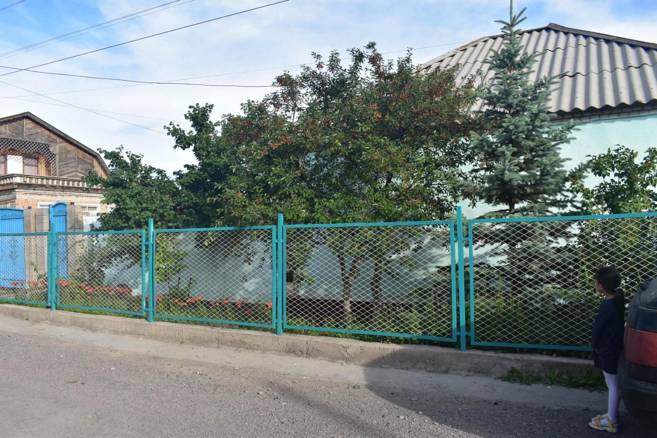 Guest House Oimo Balykchy Экстерьер фото